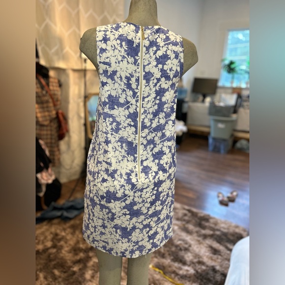 🍁🍁 Kenzie size, small blue and white BoHo style floral dress - Picture 5 of 6